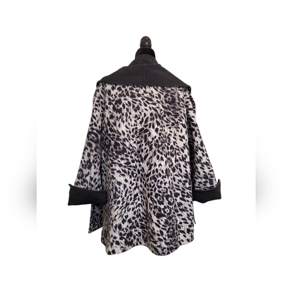 Wool Reversable Black and White Leopard Print Jacket With Pockets - Picture 2 of 5